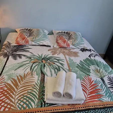 Un Ecrin Verdoyant Au Calme Apartmán *