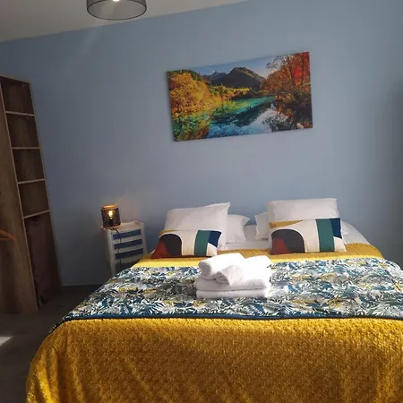 Un Ecrin Verdoyant Au Calme Apartmán *