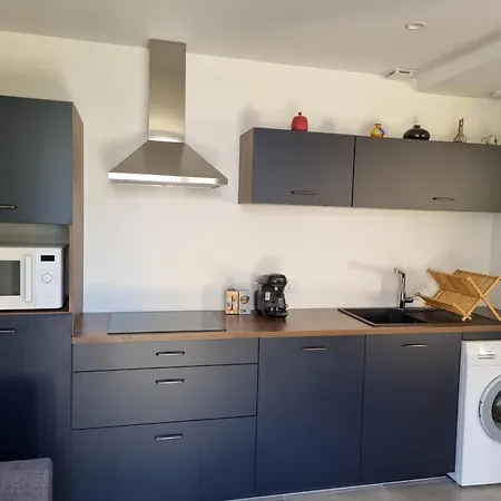 Un Ecrin Verdoyant Au Calme Apartmán