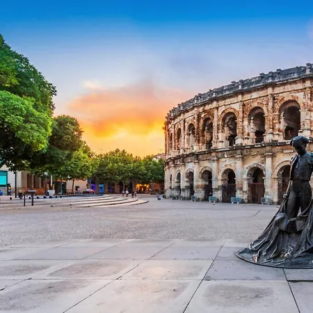 Apartment Quiet In A Setting Nimes